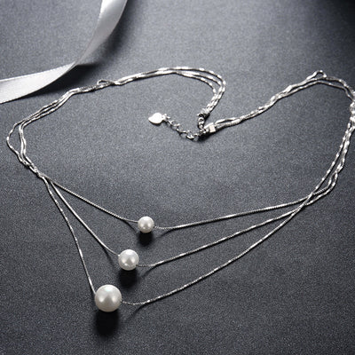 Girls Light Luxury Disc With Three Pearl Pendants